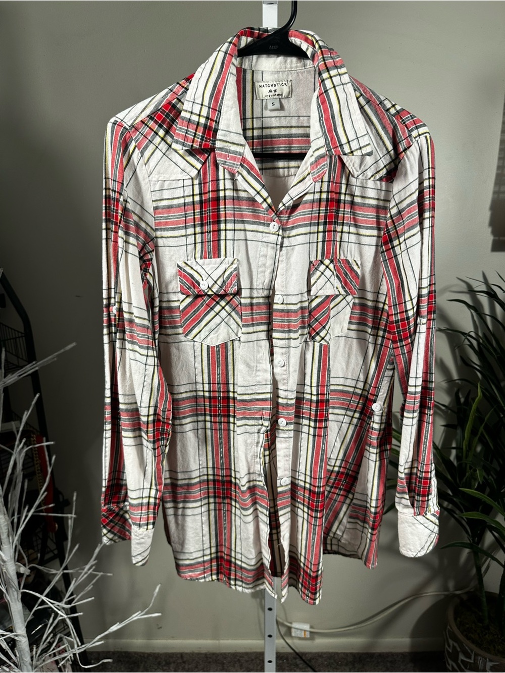 P349. Matchstick - Vintage Style Plaid Button-Up Shirt in Cream & Red